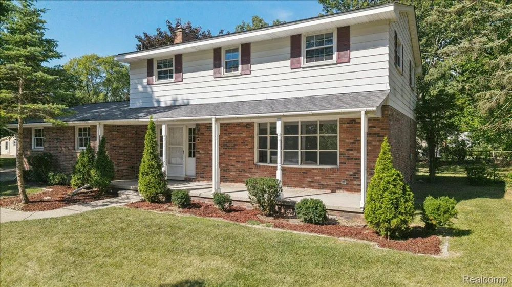 2260 S Harvey Avenue Westland City, MI 48186