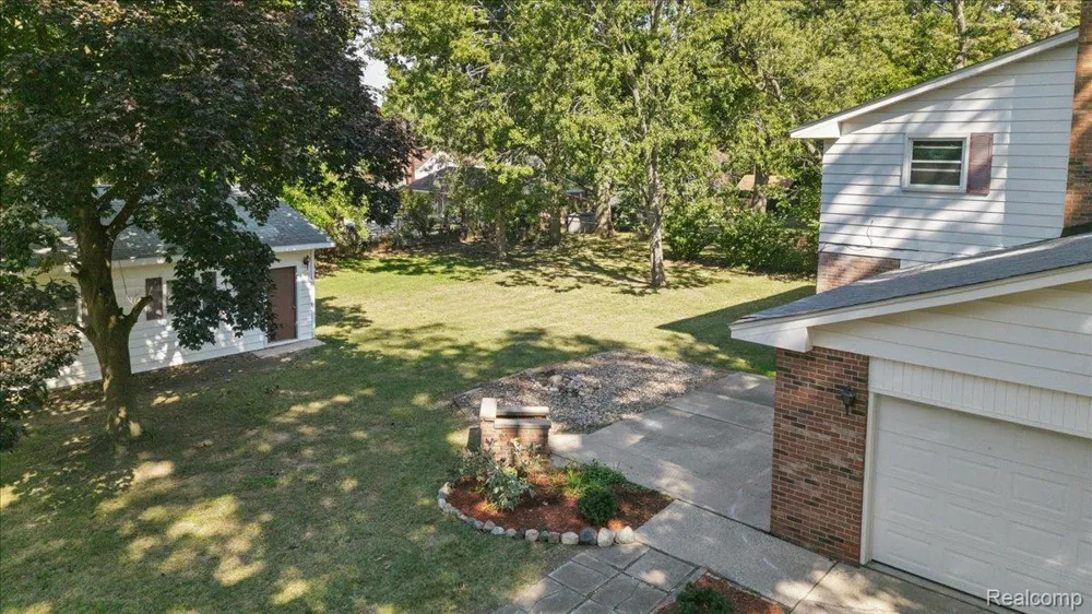 2260 S Harvey Avenue Westland City, MI 48186