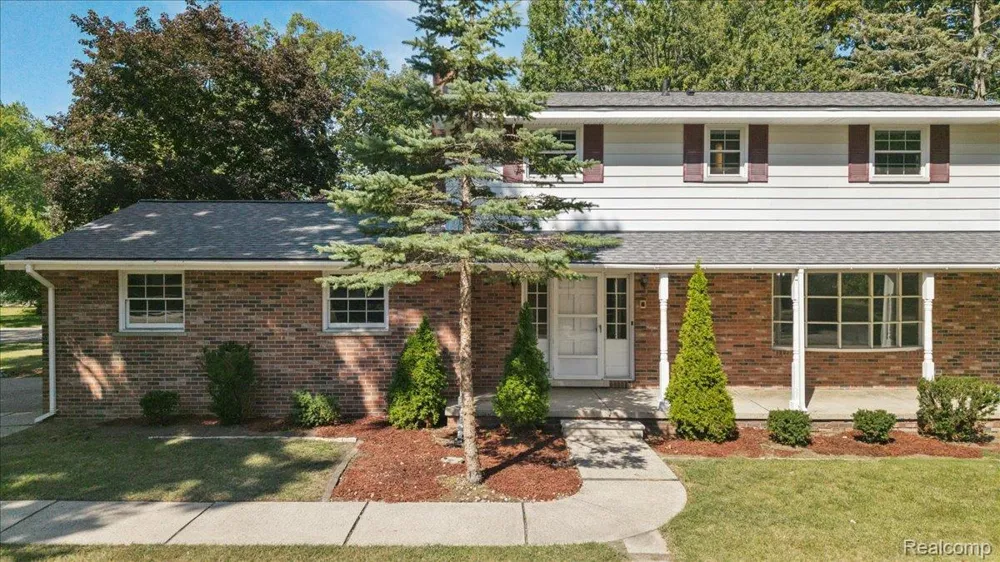 2260 S Harvey Avenue Westland City, MI 48186