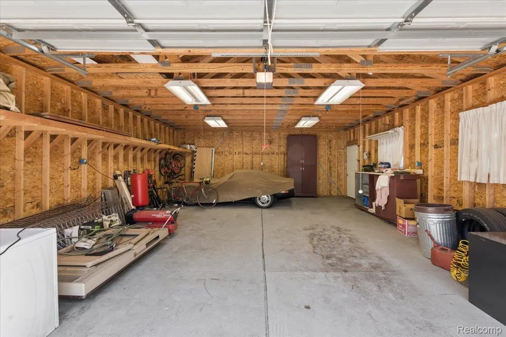 2260 S Harvey Avenue Westland City, MI 48186