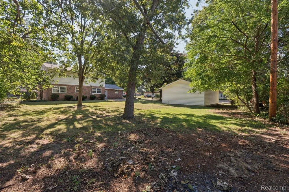 2260 S Harvey Avenue Westland City, MI 48186