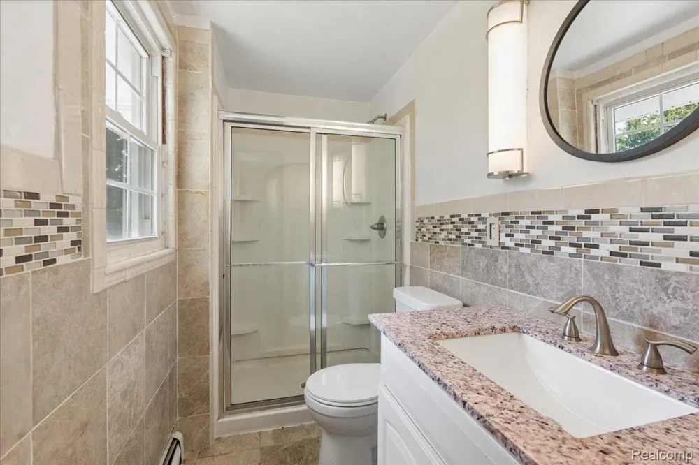 2260 S Harvey Avenue Westland City, MI 48186