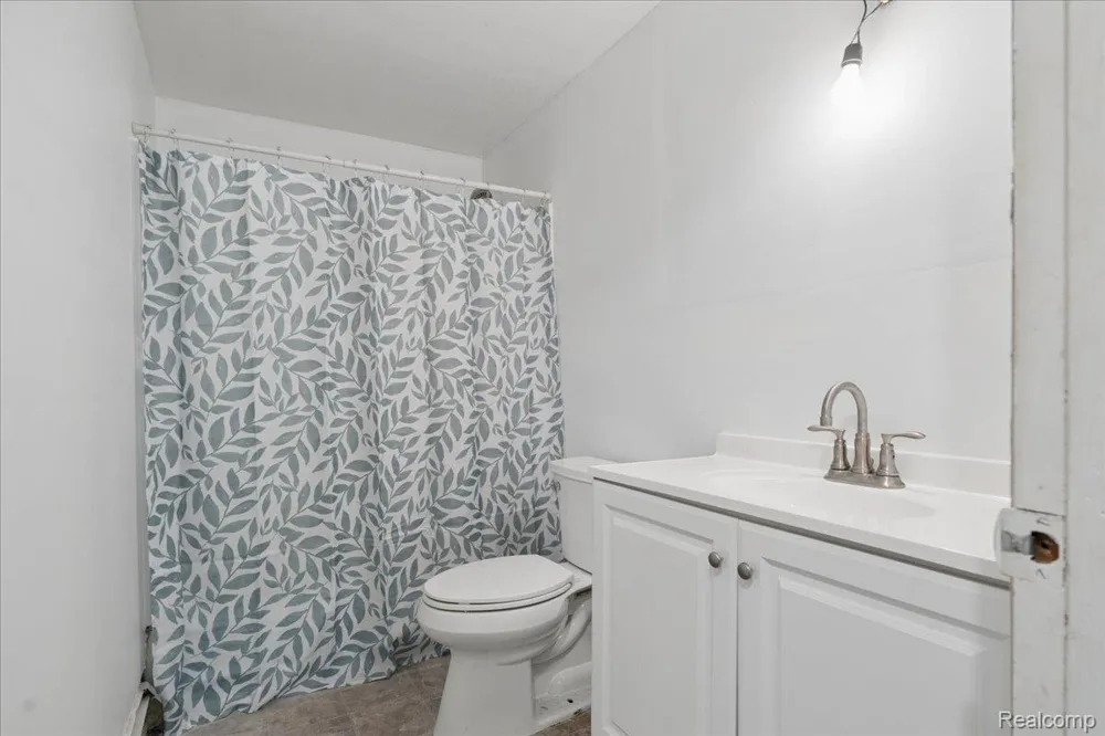 2260 S Harvey Avenue Westland City, MI 48186