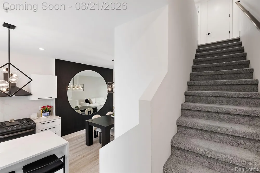 533 E Harrison Avenue #9 Royal Oak City, MI 48067
