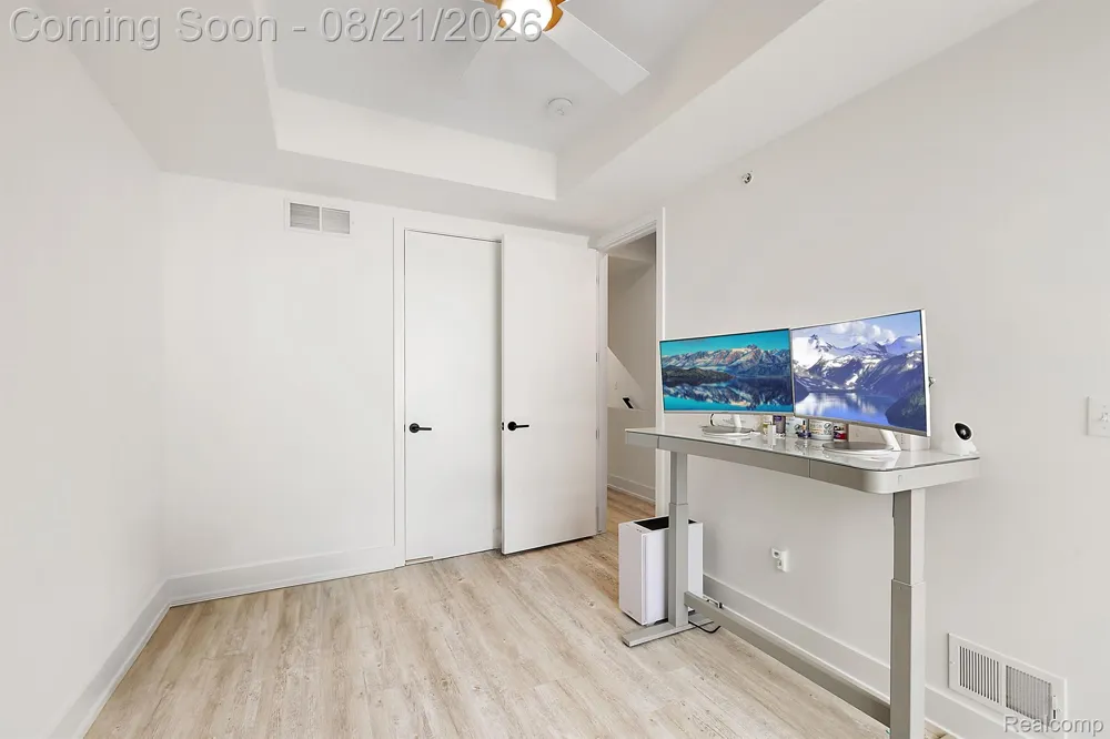 533 E Harrison Avenue #9 Royal Oak City, MI 48067