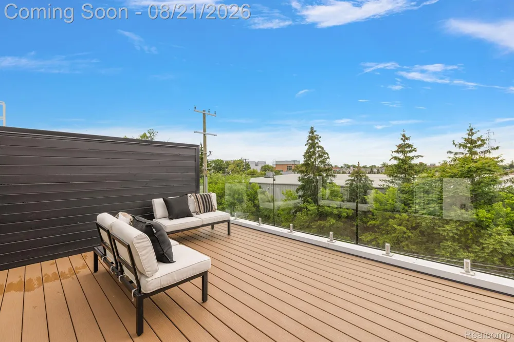 533 E Harrison Avenue #9 Royal Oak City, MI 48067