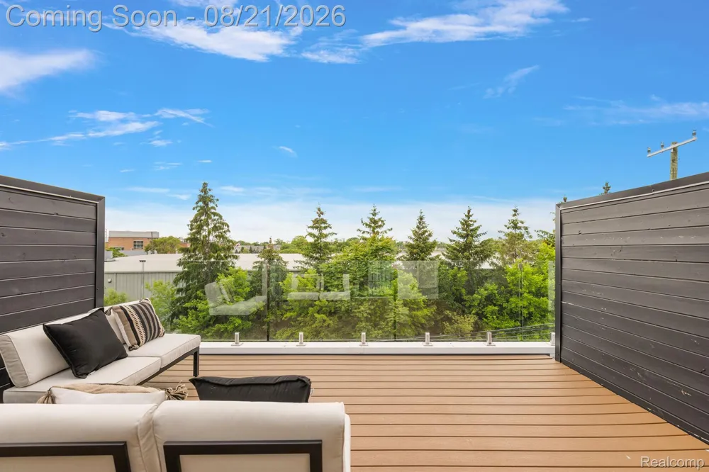 533 E Harrison Avenue #9 Royal Oak City, MI 48067