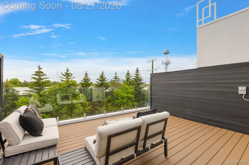 533 E Harrison Avenue #9 Royal Oak City, MI 48067