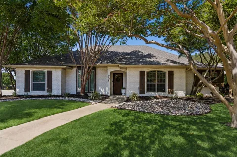 901 Autumn Lake Drive