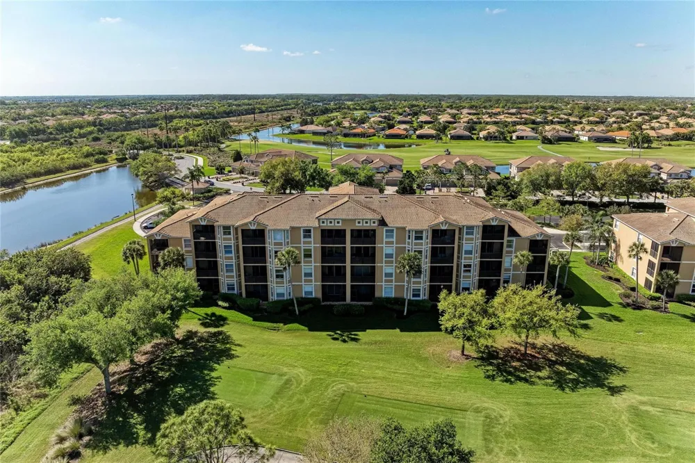 8403 GRAND ESTUARY TRAIL #405 Bradenton, FL 34212
