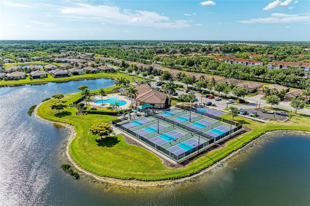 8403 GRAND ESTUARY TRAIL #405 Bradenton, FL 34212