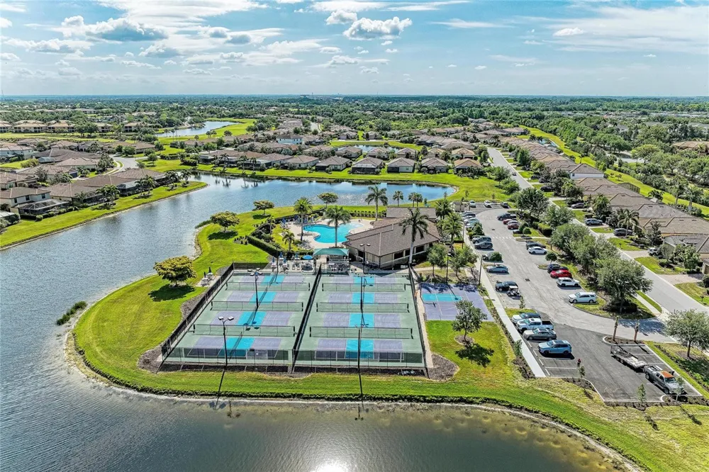 8403 GRAND ESTUARY TRAIL #405 Bradenton, FL 34212