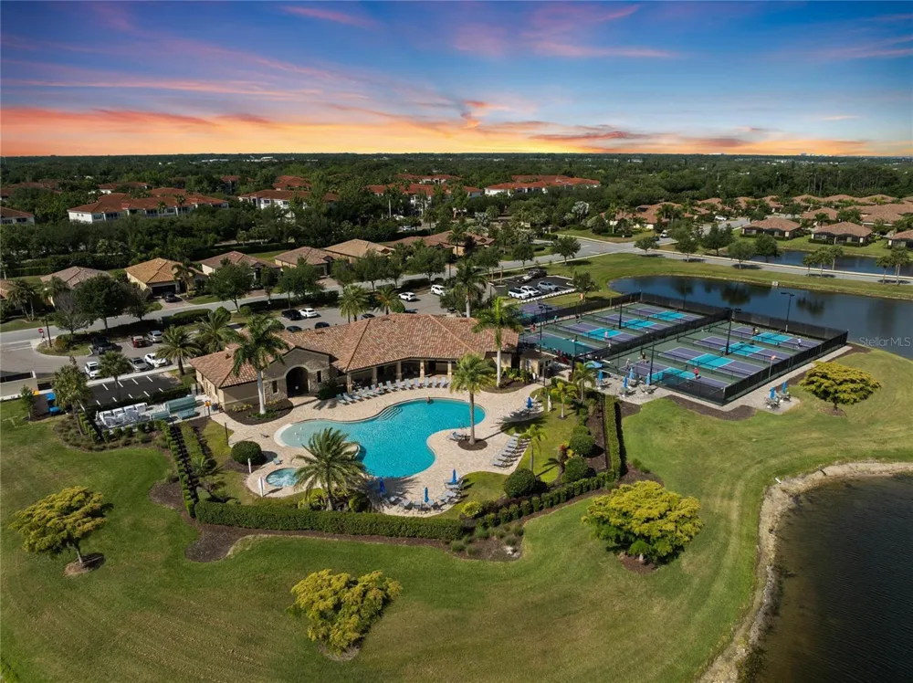 8403 GRAND ESTUARY TRAIL #405 Bradenton, FL 34212