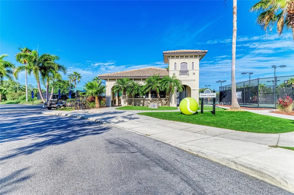 8403 GRAND ESTUARY TRAIL #405 Bradenton, FL 34212