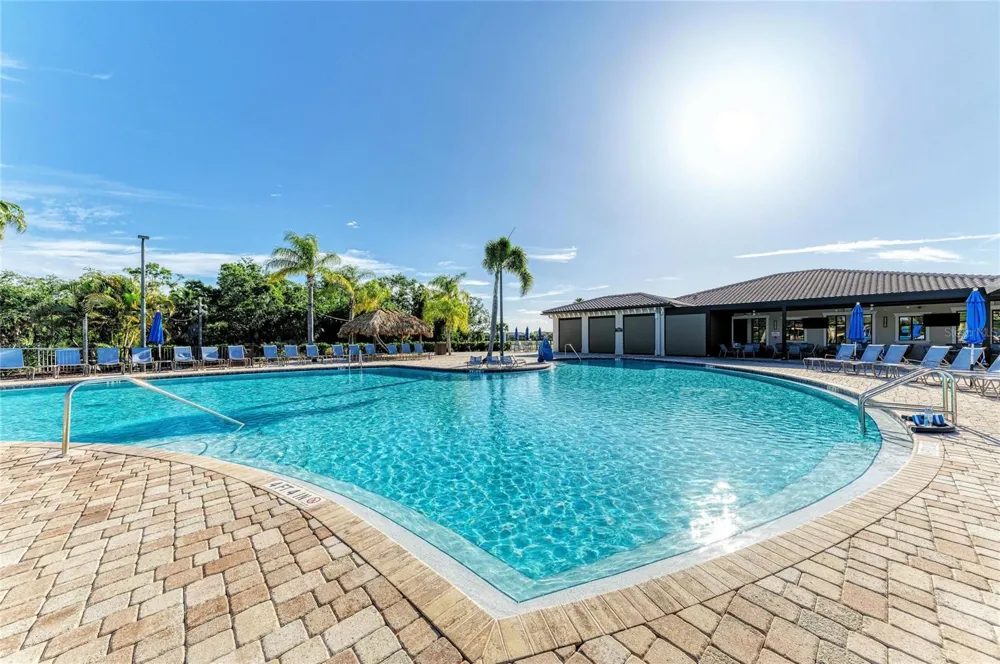 8403 GRAND ESTUARY TRAIL #405 Bradenton, FL 34212