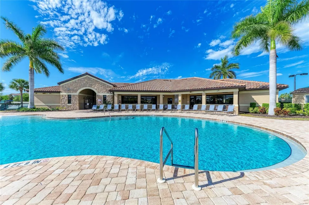 8403 GRAND ESTUARY TRAIL #405 Bradenton, FL 34212