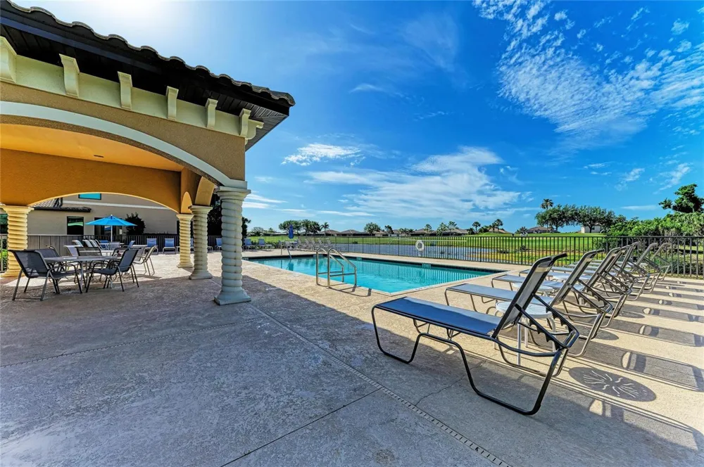 8403 GRAND ESTUARY TRAIL #405 Bradenton, FL 34212