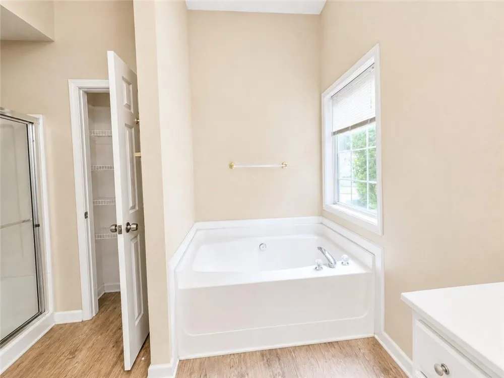 3418 Washington Cmns Kennesaw, GA 30144