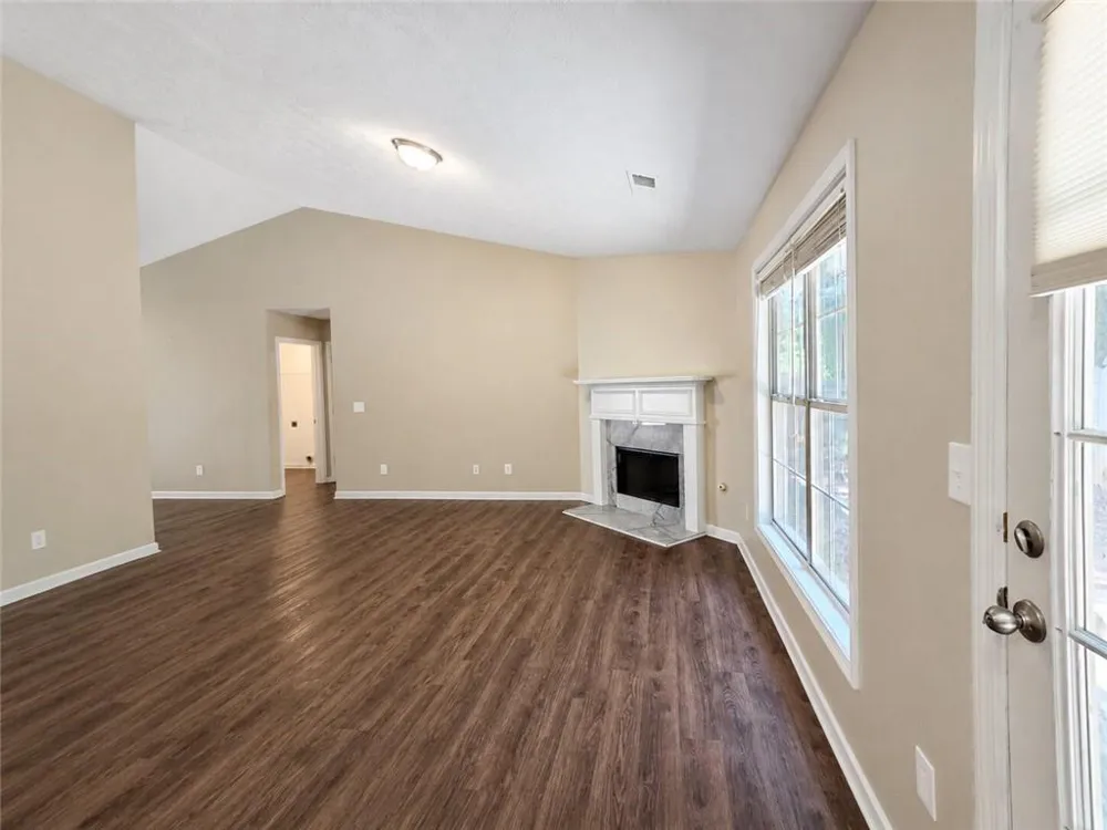 3418 Washington Cmns Kennesaw, GA 30144