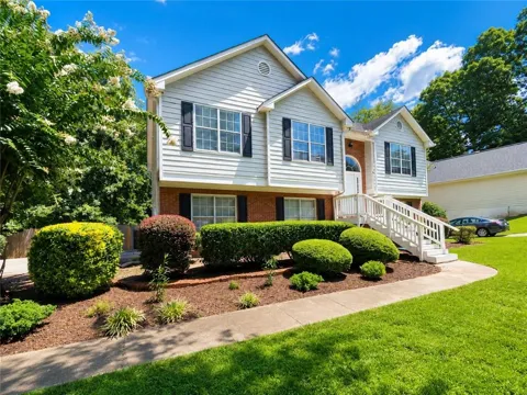 2095 Oakpointe Court