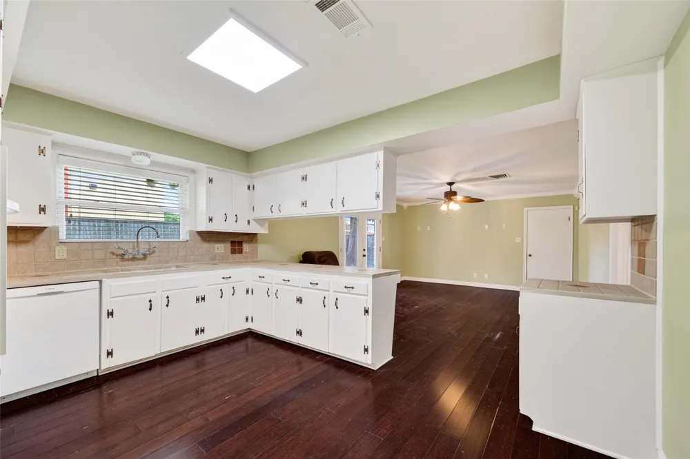 5411 Spellman Road Houston, TX 77096