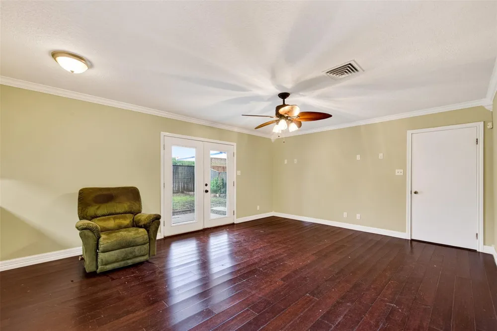 5411 Spellman Road Houston, TX 77096