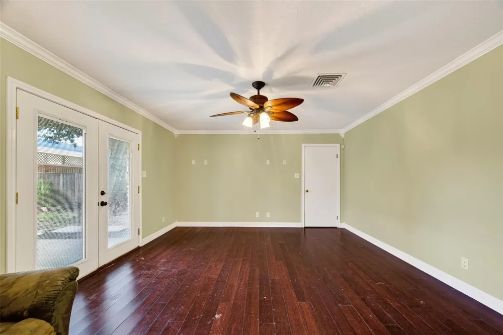 5411 Spellman Road Houston, TX 77096