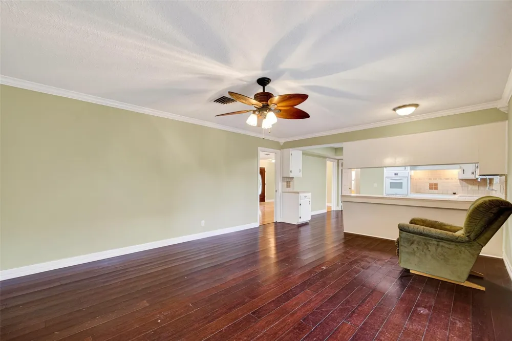 5411 Spellman Road Houston, TX 77096