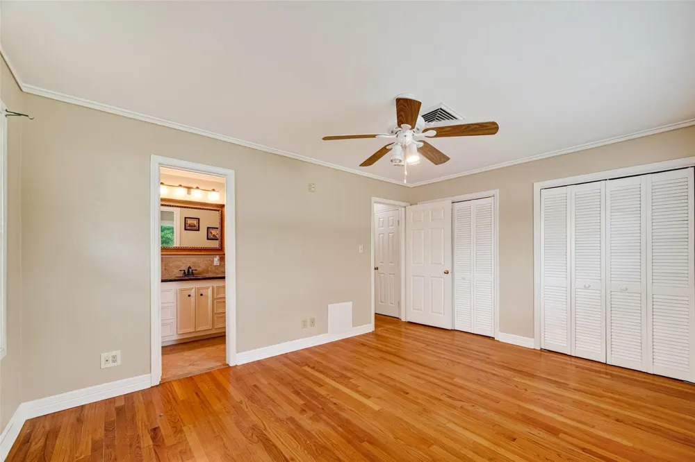 5411 Spellman Road Houston, TX 77096