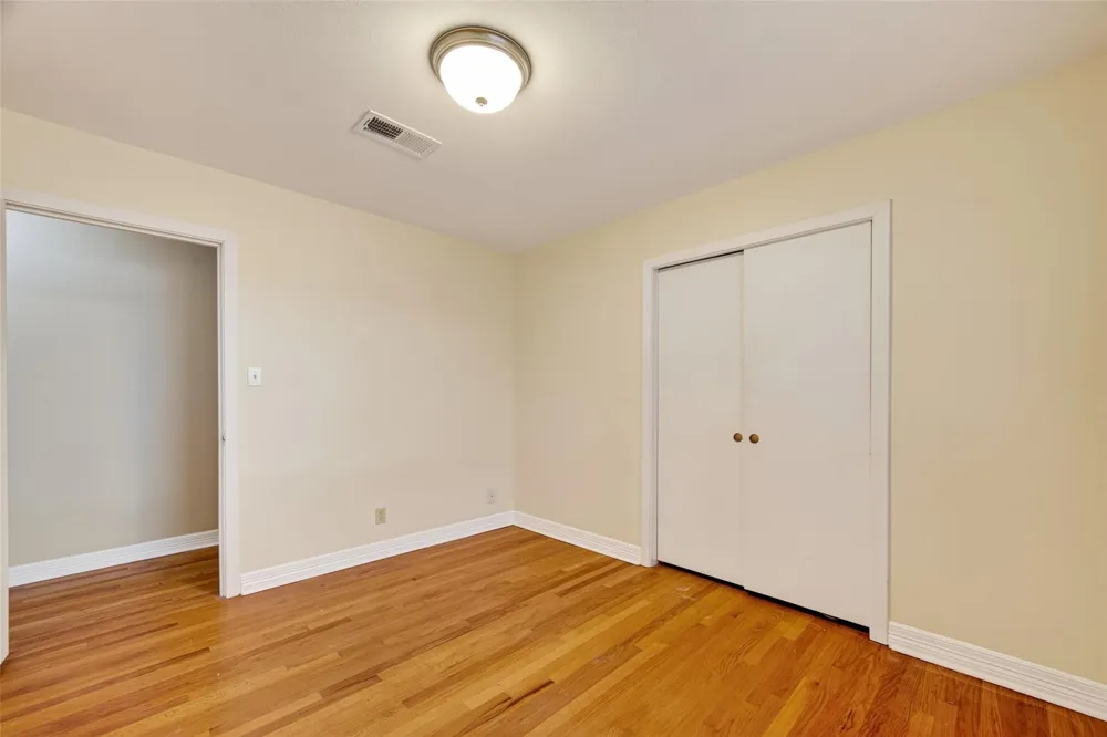 5411 Spellman Road Houston, TX 77096