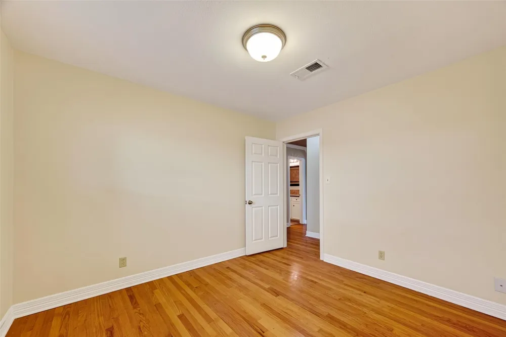 5411 Spellman Road Houston, TX 77096