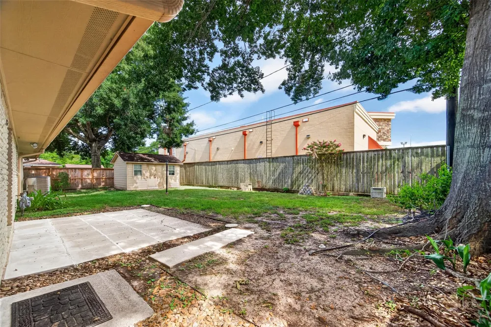 5411 Spellman Road Houston, TX 77096