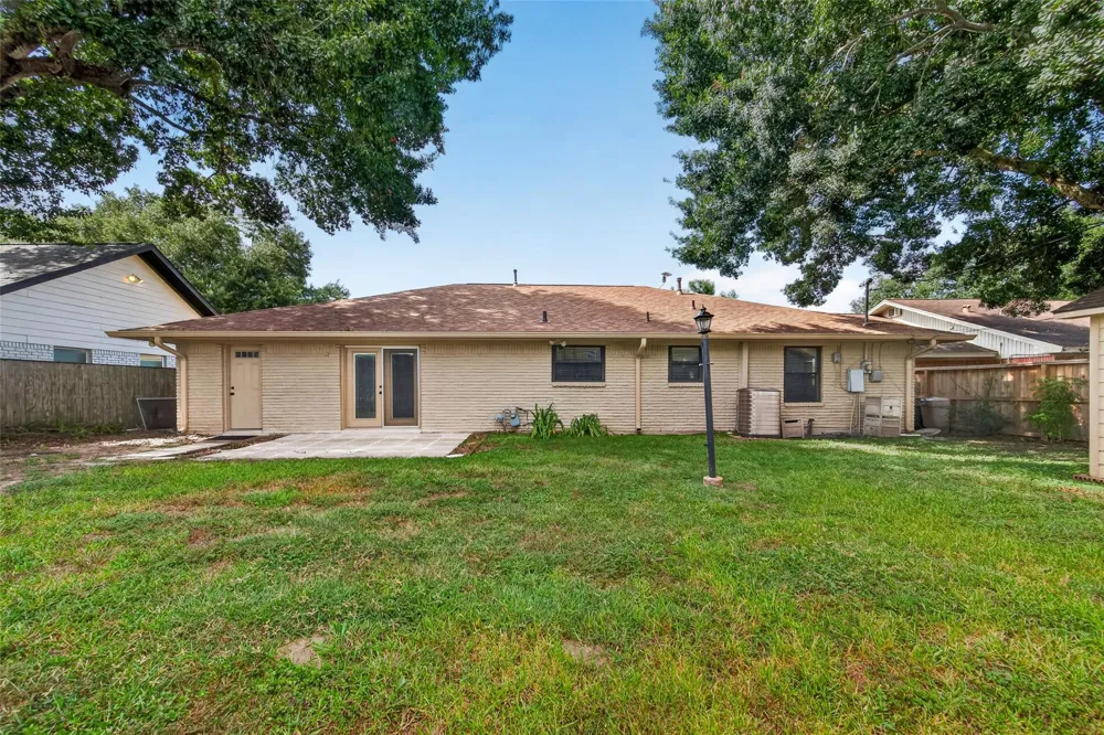 5411 Spellman Road Houston, TX 77096
