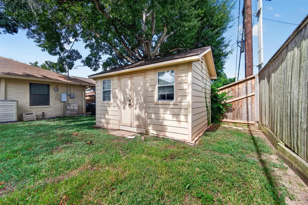 5411 Spellman Road Houston, TX 77096