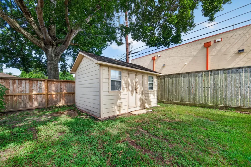5411 Spellman Road Houston, TX 77096