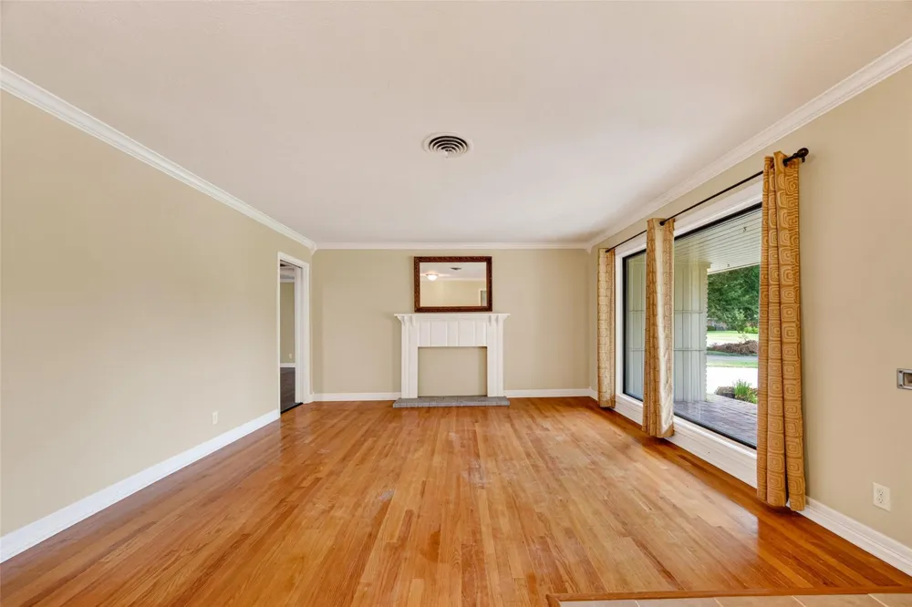 5411 Spellman Road Houston, TX 77096
