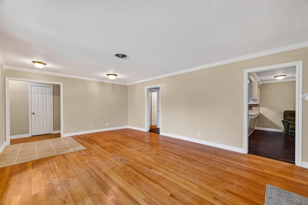 5411 Spellman Road Houston, TX 77096
