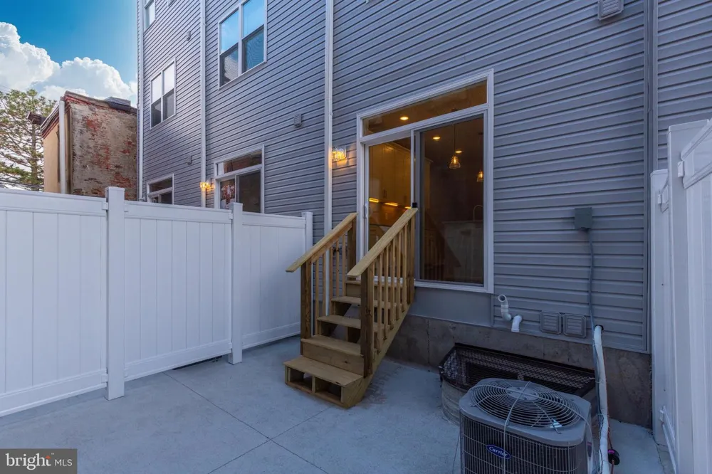 143 W HUNTINGDON STREET #1 Philadelphia, PA 19133