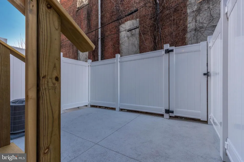 143 W HUNTINGDON STREET #1 Philadelphia, PA 19133