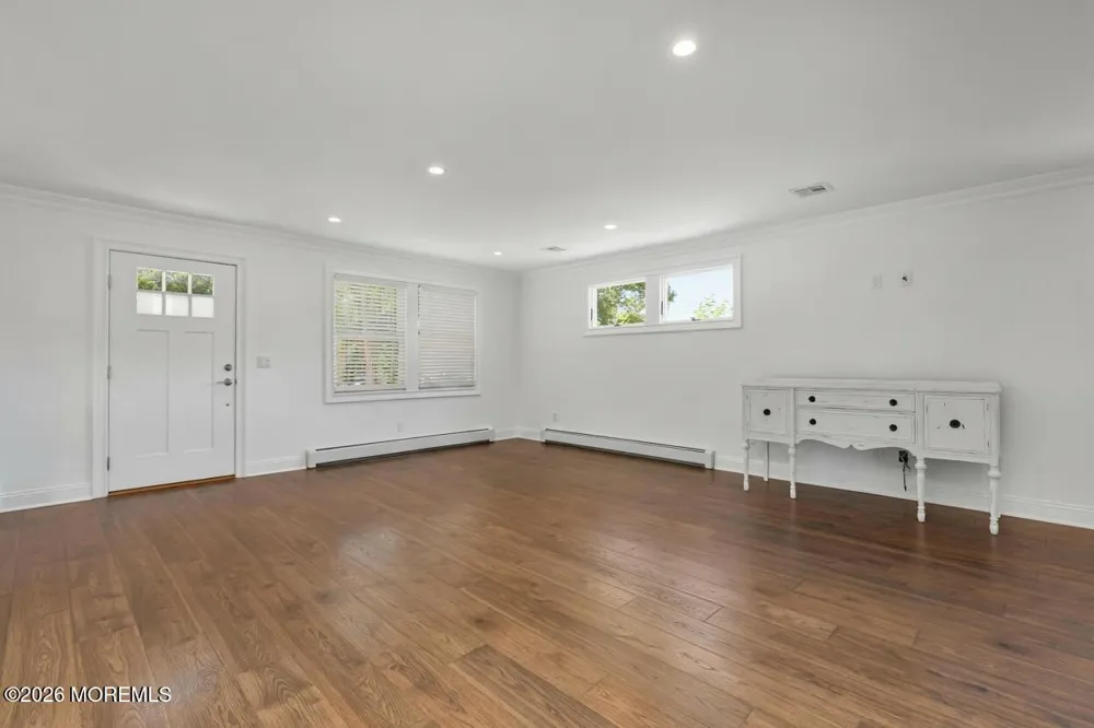 11 Leighton Avenue Red Bank, NJ 07701