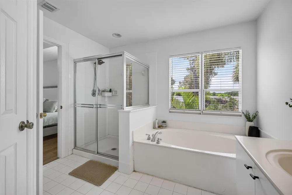 9181 VILLA PALMA LANE Palm Beach Gardens, FL 33418