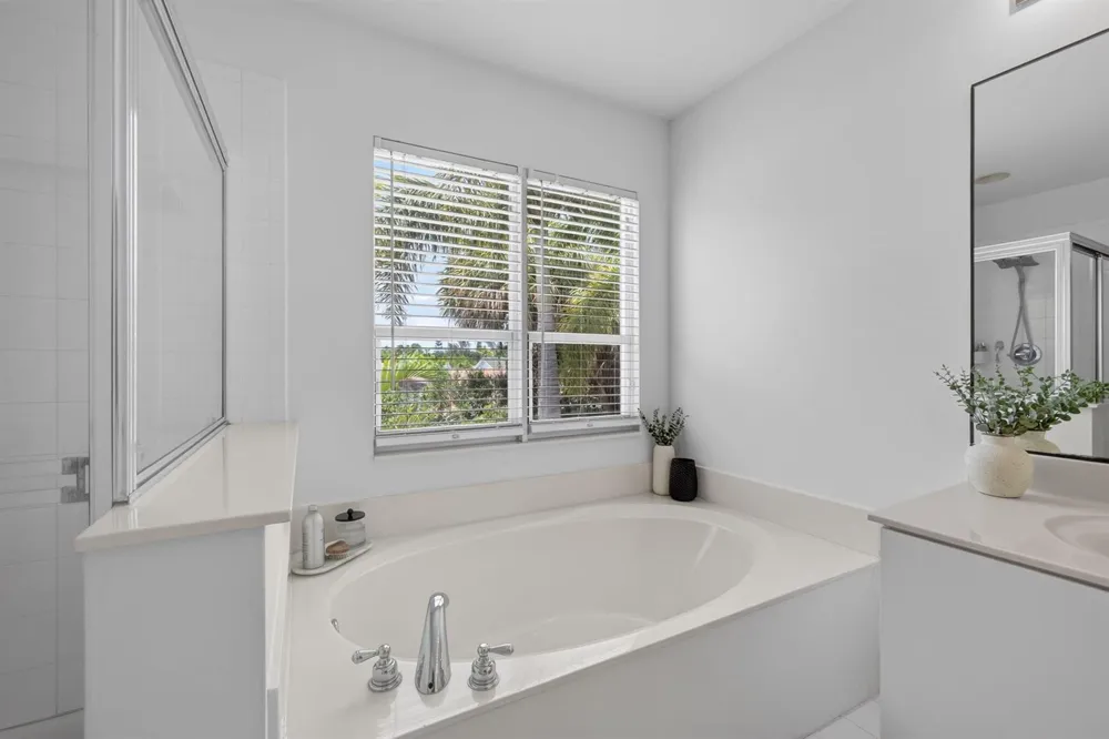 9181 VILLA PALMA LANE Palm Beach Gardens, FL 33418