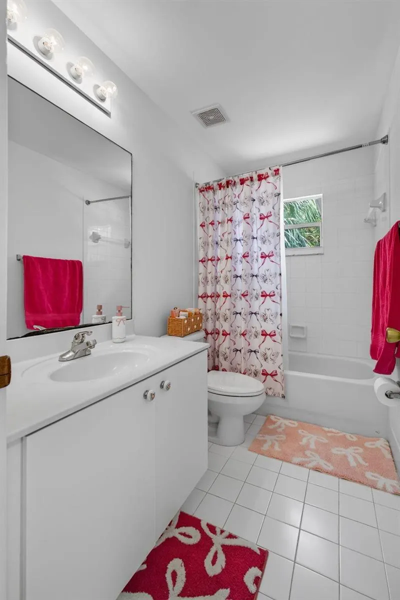 9181 VILLA PALMA LANE Palm Beach Gardens, FL 33418