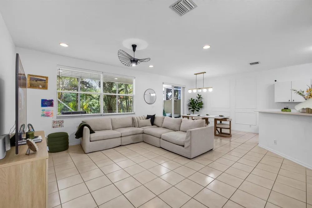 9181 VILLA PALMA LANE Palm Beach Gardens, FL 33418