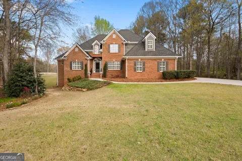 304 Pinehurst WAY
