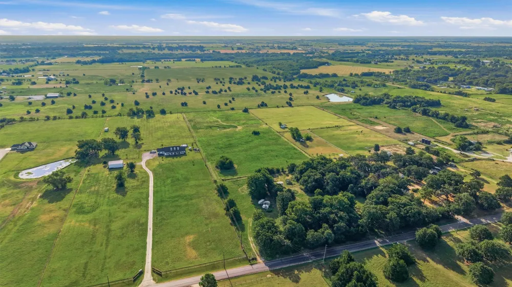 1614 W Line Road Whitesboro, TX 76273