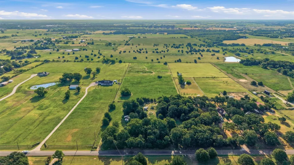 1614 W Line Road Whitesboro, TX 76273
