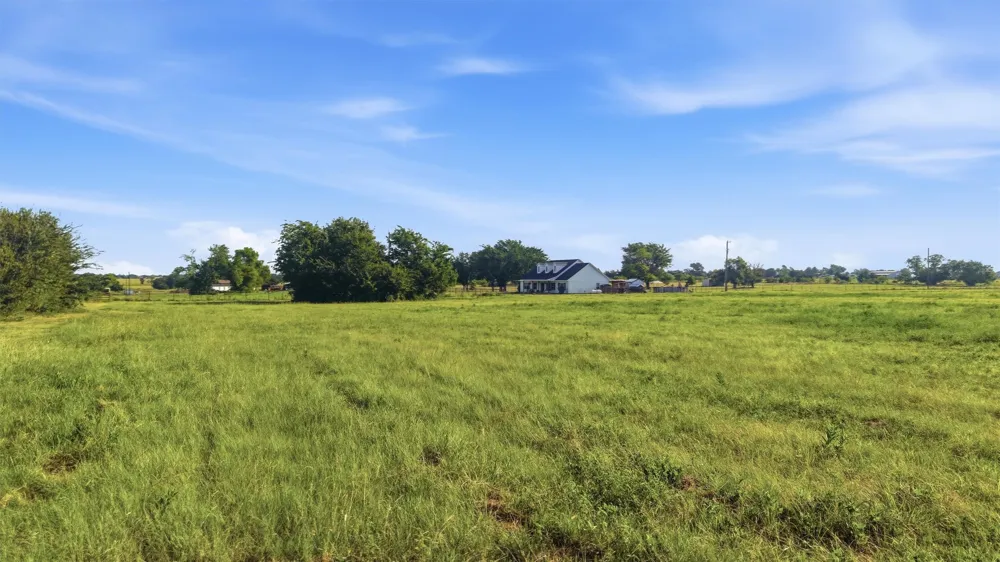 1614 W Line Road Whitesboro, TX 76273