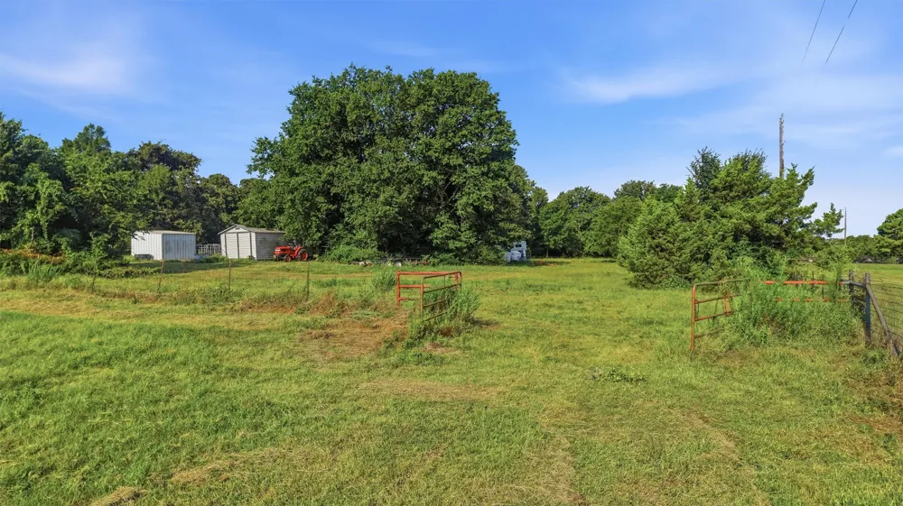 1614 W Line Road Whitesboro, TX 76273