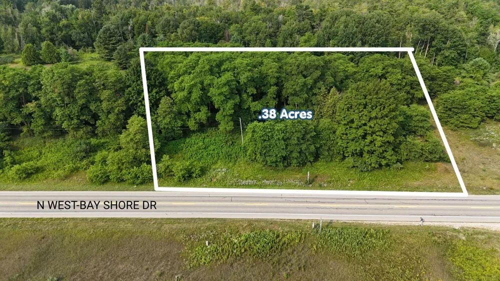7801 S West Bay Shore Drive Leelanau Township, MI 49670